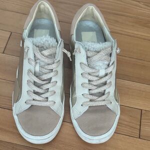 Dolce Vita Women's Beige and White Sneakers hardly worn size 6